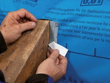 10. Op spanten vastplakken