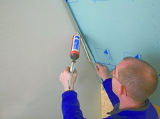 2. Aansluiting op gepleisterde gevelwand