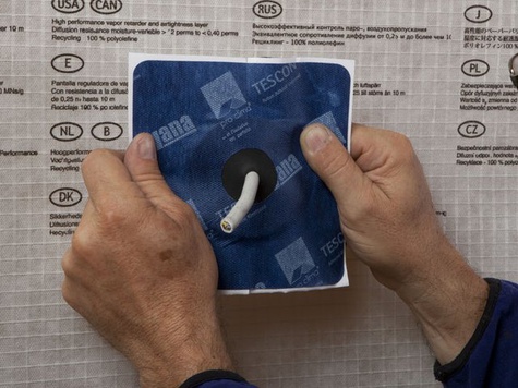 1. Kabel doortrekken en uitlijnen